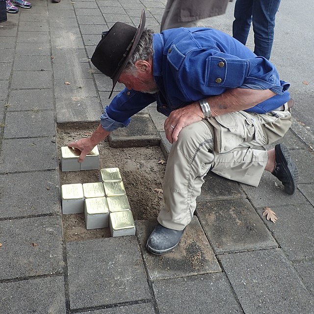 Stolpersteine: piedras para no olvidar los crímenes del nazismo